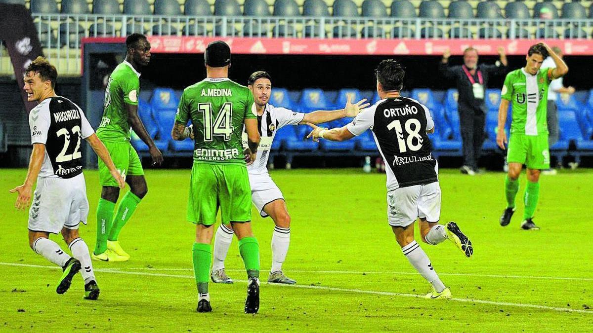 Calurosa bienvenida del fútbol profesional al CD Castellón