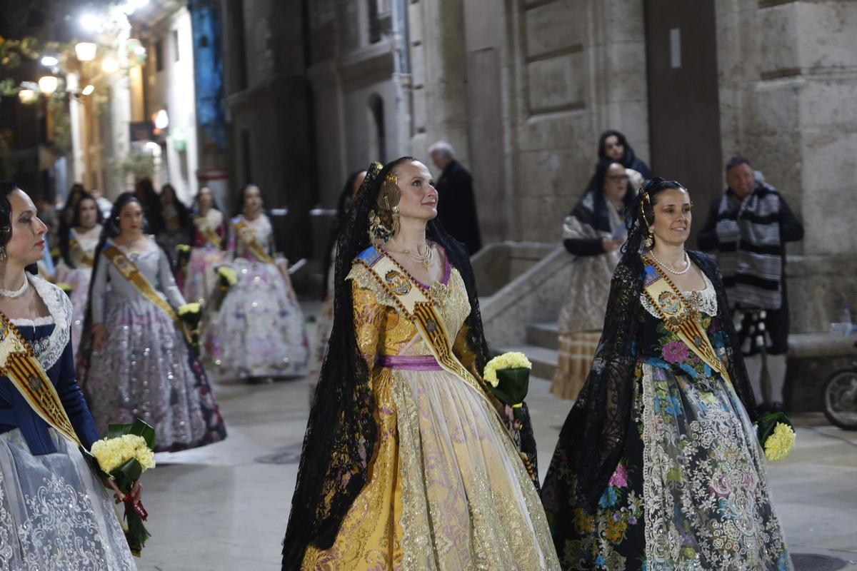 Todas las fotos de la ofrenda del 18 de marzo por la calle San Vicente hasta la 00:30 horas Todas las fotos de la ofrenda del 18 de marzo por la calle San Vicente hasta la 00:30 horas