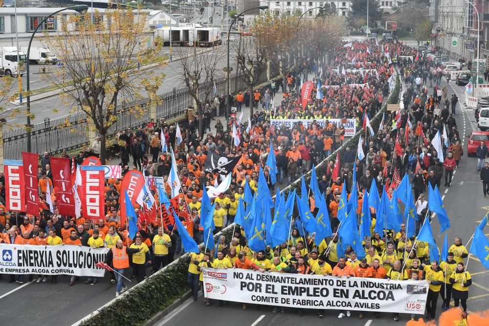 Manifestación en defensa del empleo en Alcoa