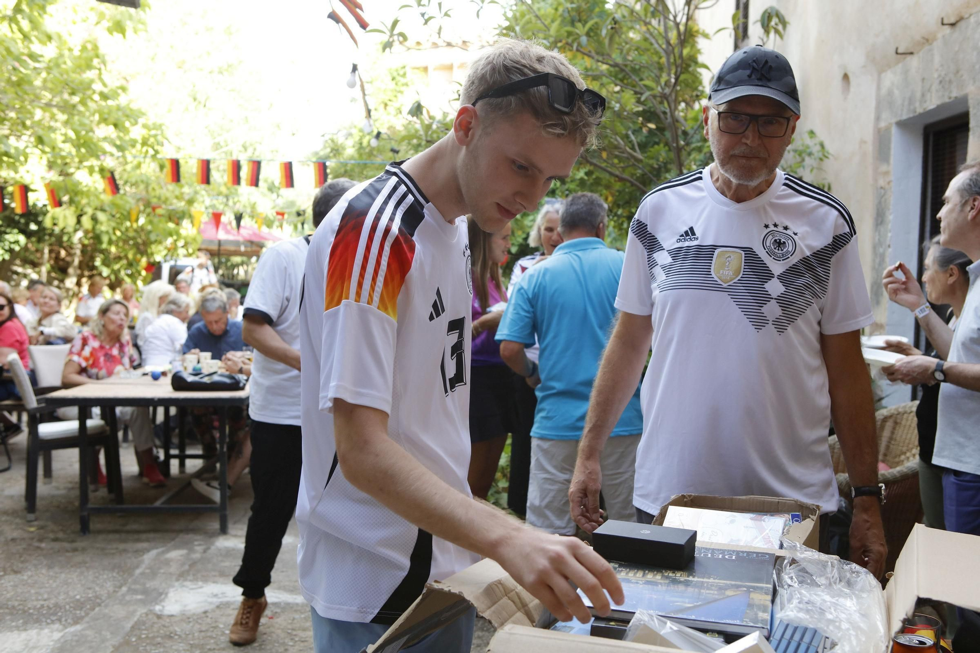 So feierte die deutsche Community auf Mallorca auf der Kulturfinca die EM-Eröffnung