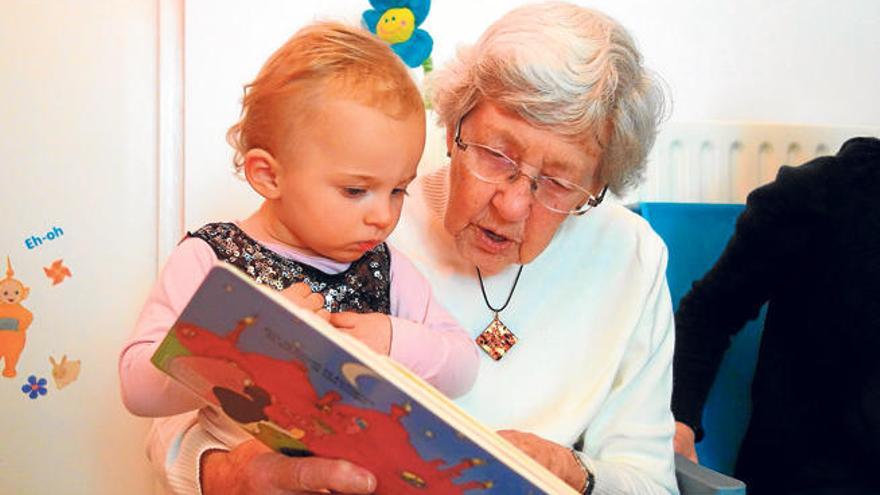 Pueden lograrse momentos mágicos entre adultos y niños a la hora de compartir una lectura