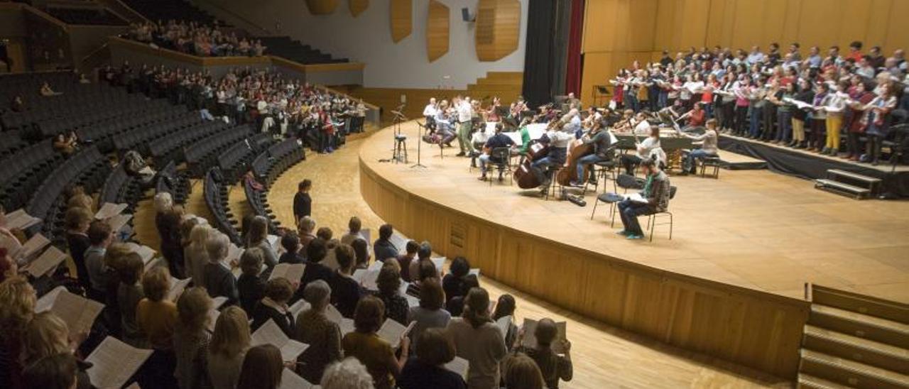 Ensaio de corais no Palacio da Ópera.   | // CASTELEIRO /ROLLER AGENCIA