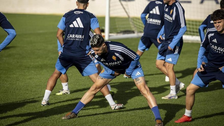 La llamativa alternancia en el costado zurdo de la defensa del Real Zaragoza: un pulso con la izquierda