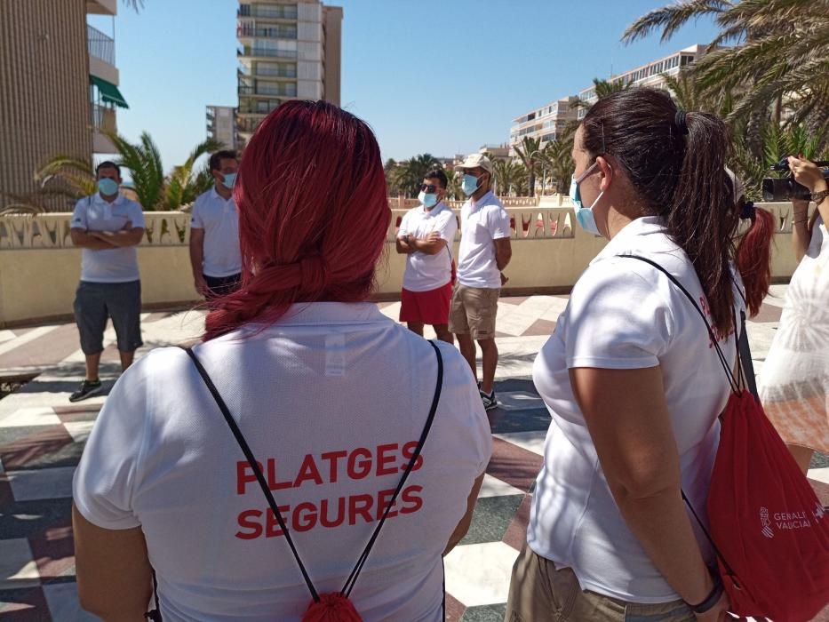 AUXILIARES DE PLAYA EN ELCHE