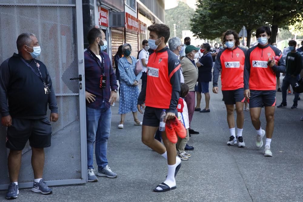 Entrenamiento del Sporting en El Molinón