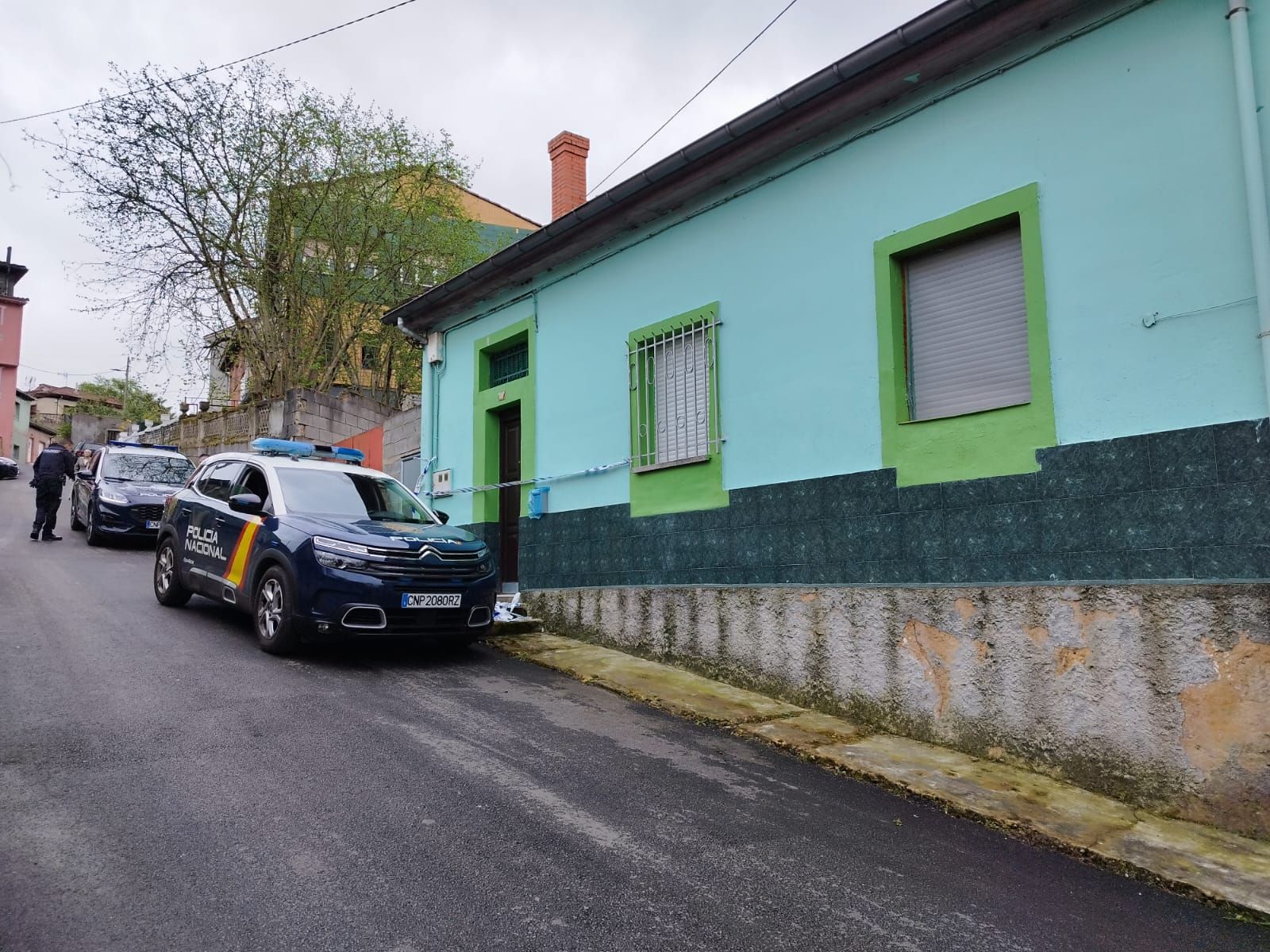 Detenido un joven de La Felguera por matar y descuartizar a su compañero de piso, un hombre de unos 70 años.
