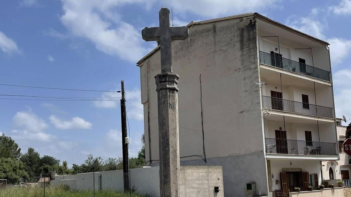 PATRIMONIO MALLORCA | Mancor de la Vall vuelve a lucir Creu de Terme tras su restauración