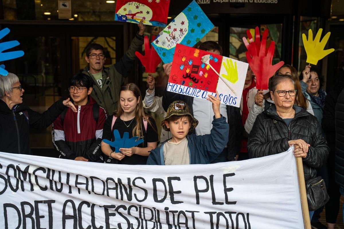 Manifestación de los trabajadores del servicio de interpretación en el ámbito educativo