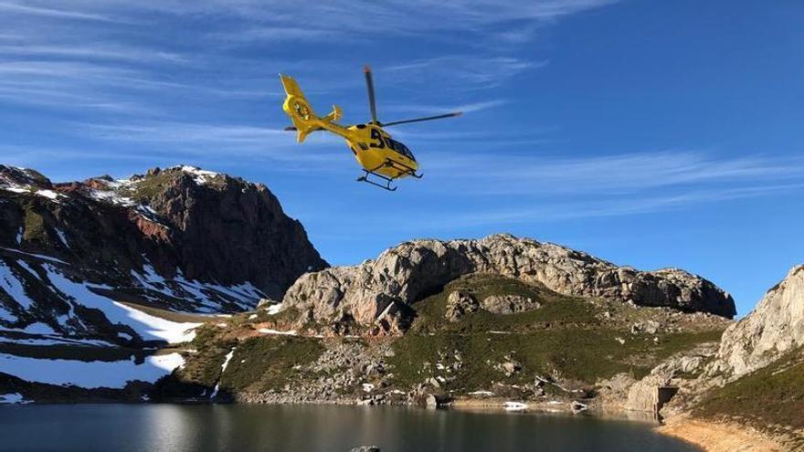 Fallece un montañero de 20 años al resbalar y caer unos 150 metros mientras realizaba la ruta del Lago de la Cueva