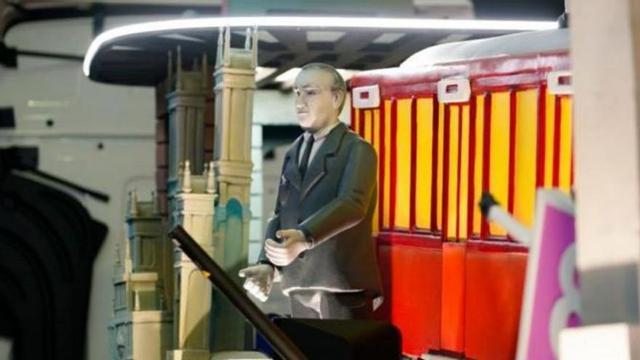 Carroza construida por el maestro fallero Vicente Martínez.