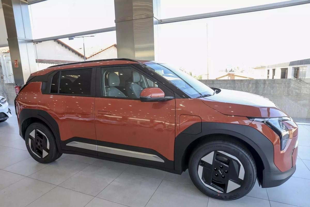 Y para quienes quieren avanzar hacia una conducción completamente eléctrica, el Kia EV3 lleva esa propuesta al segmento de los SUV compactos 100% eléctricos.