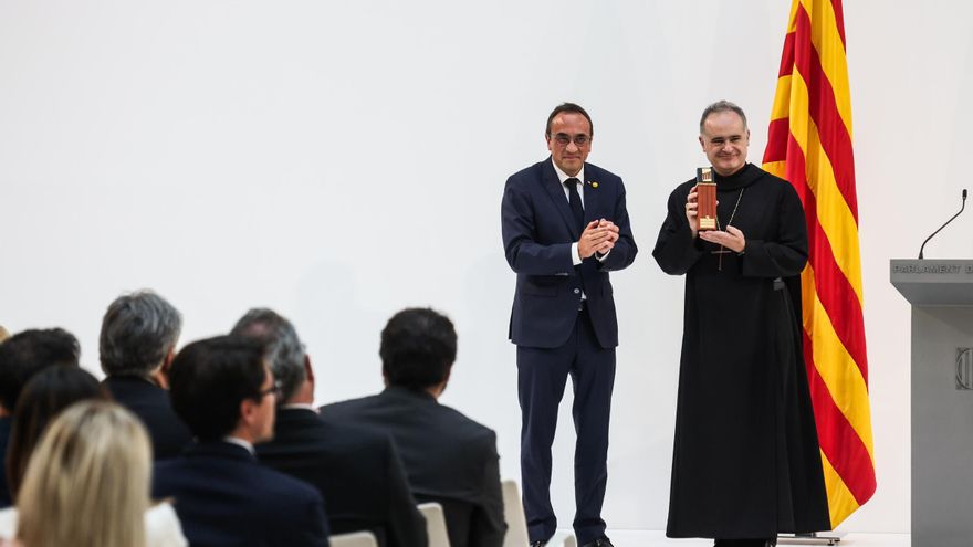 El monestir de Montserrat rep la medalla d&#039;honor del Parlament
