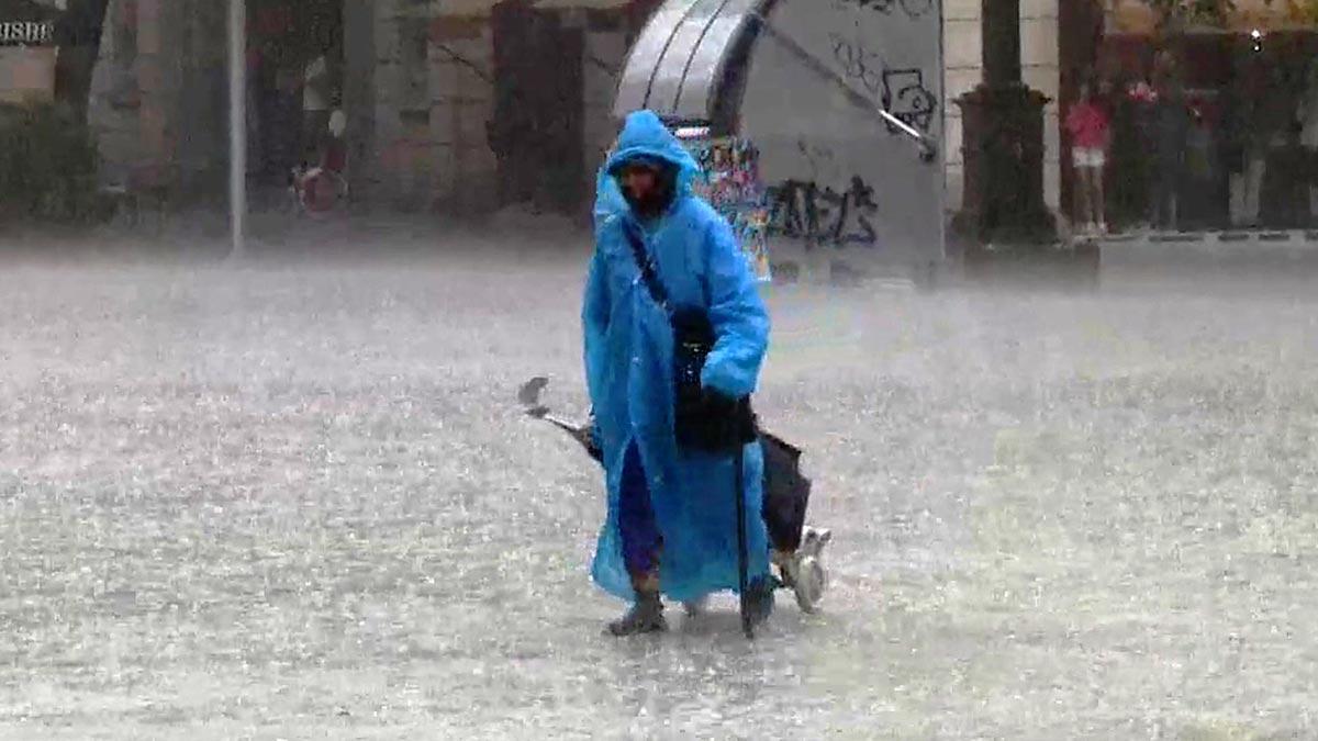 Las intensas lluvias llegan también a Barcelona.