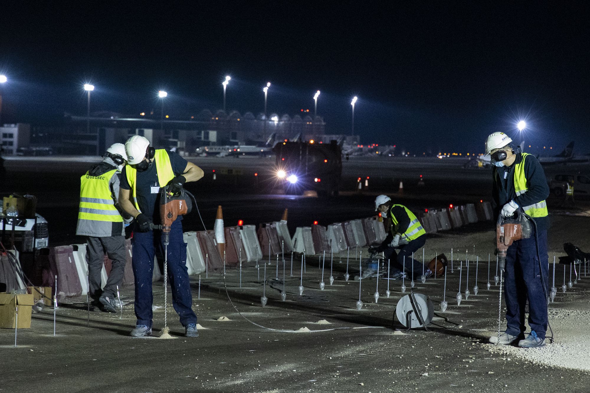 Aena renueva el pavimento de las pistas del aeropuerto para incrementar la seguridad