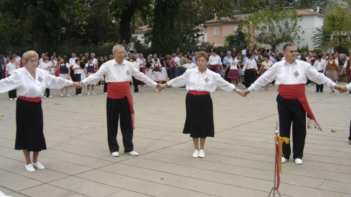 Foto històrica de la colla de veterans del GEiEG el 2006.