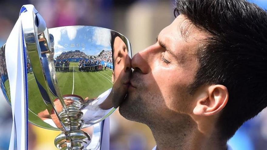 Djokovic gana en Eastbourne y lanza su candidatura para Wimbledon