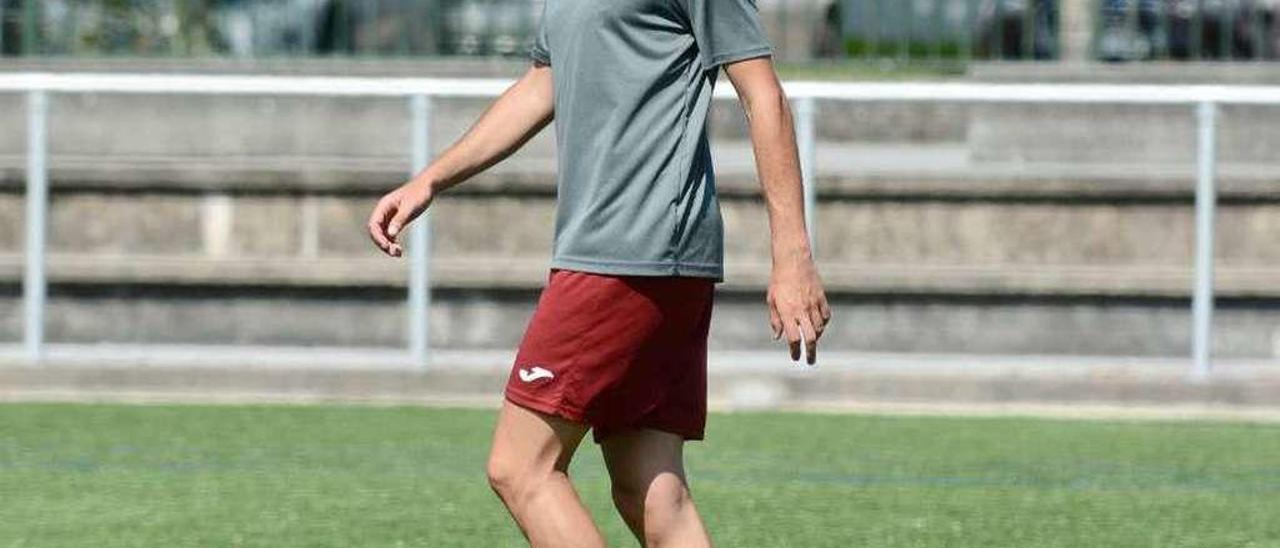 Javi Pazos, en el entrenamiento de ayer en A Xunqueira. // Rafa Vázquez