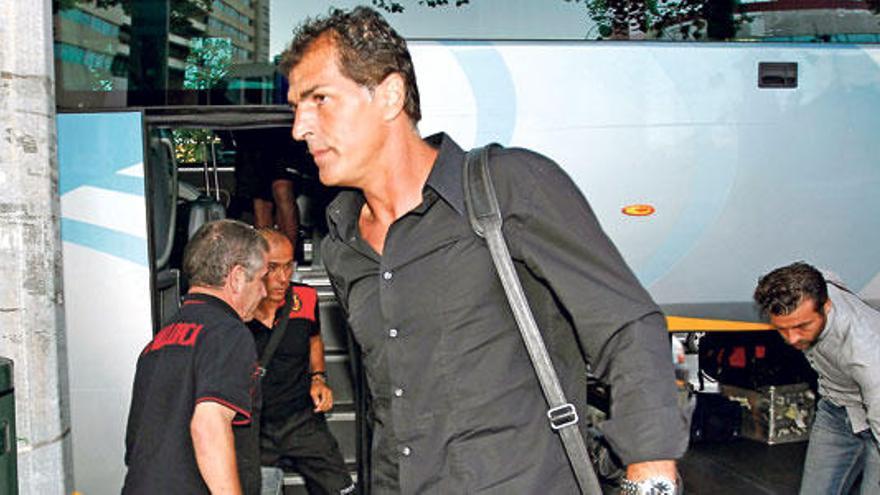 Nadal, a su llegada a Pamplona en septiembre de 2011 para dirigir su único partido como primer entrenador del Mallorca.