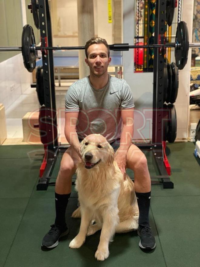 Las fotografías exclusivas de Arthur entrenando en su casa