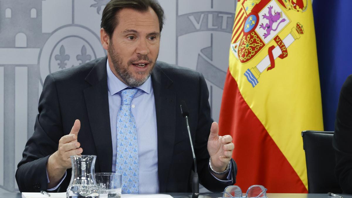 El ministro de Transportes, Óscar Puente, en rueda de prensa tras el Consejo de Ministros.