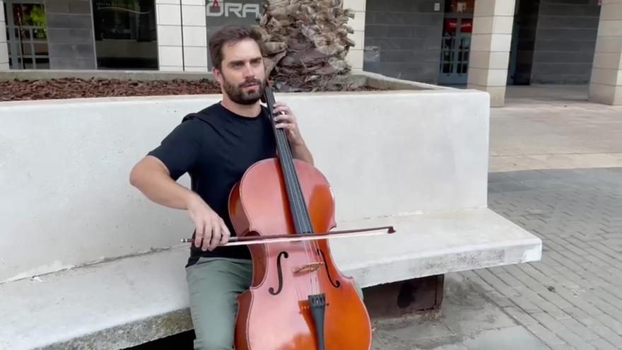 Roberto Miranda al violonchelo.