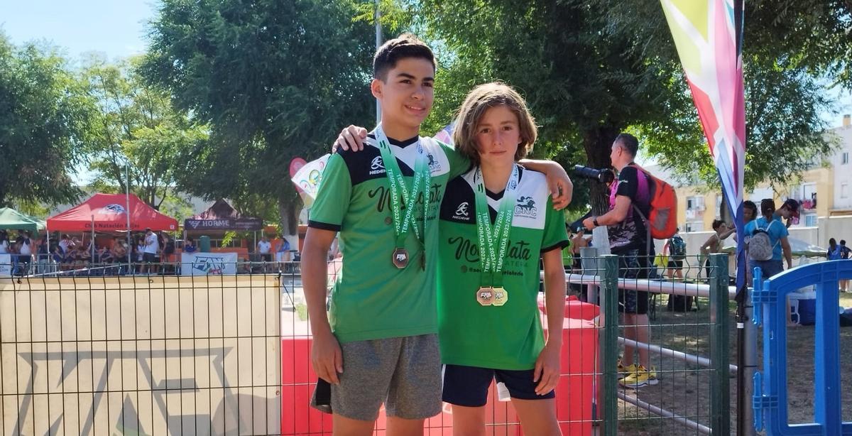 Nadadores medallistas del Natación Córdoba.
