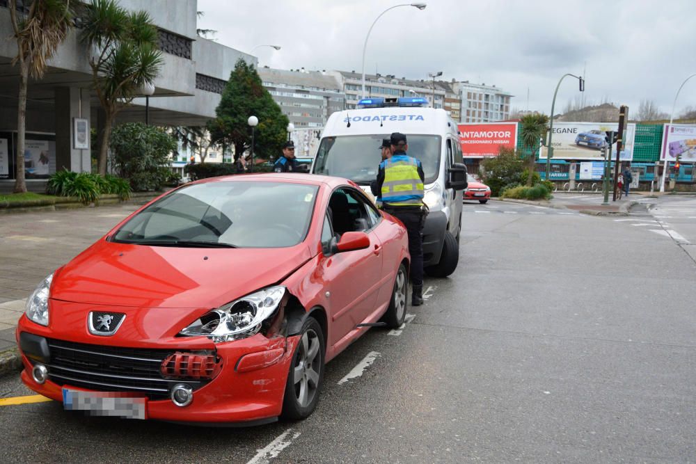 El vehículo se vio involucrado en un primer siniestro en la Avenida do Porto y en un segundo choque junto a la Casa del Mar - Huyó de ambos y la Policía Local lo localizó en la zona de Cuatro Caminos.