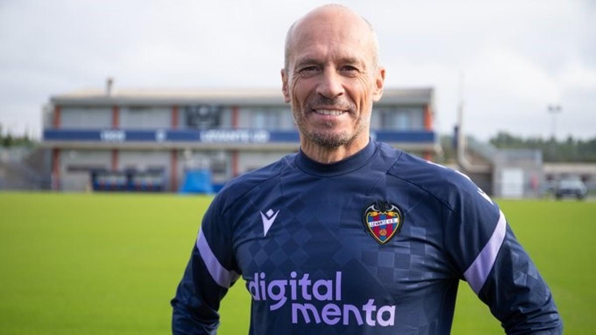 Andrés París, entrenador del Levante UD Femenino