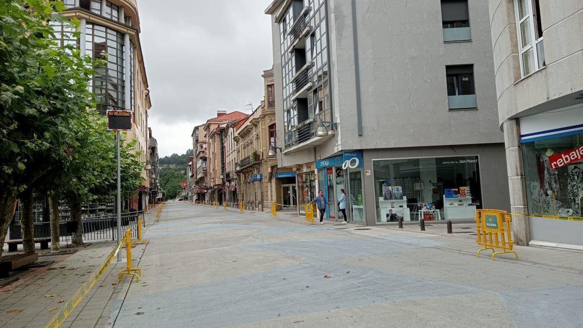 La calle Libertad de Pola de Laviana.