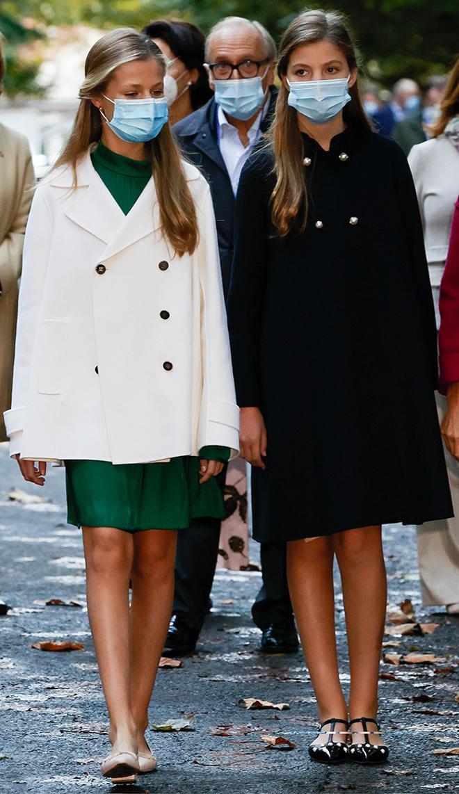 La princesa Leonor y la infanta Sofia con vestido y abrigo