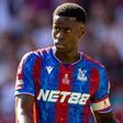 Marc Guehi capitaneando al Crystal Palace en la FA Cup