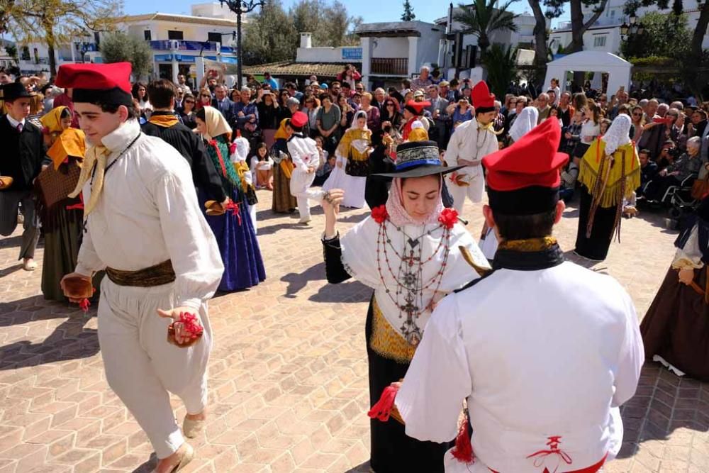 Buen día y mucha gente en Sant Josep