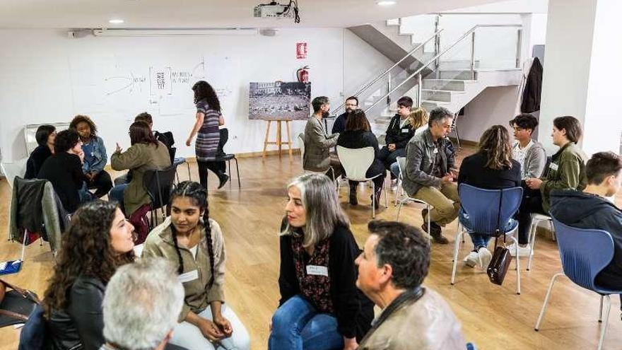 Encuentro de los jóvenes para presentar propuestas.