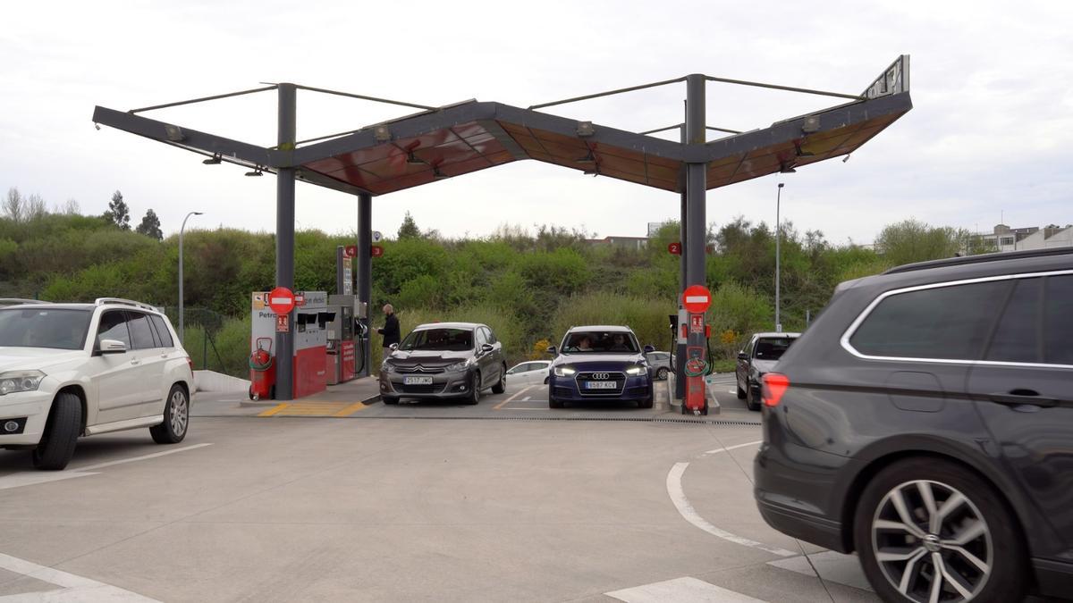 Surtidores de la compañía Petroprix, en la rúa Amio de Santiago