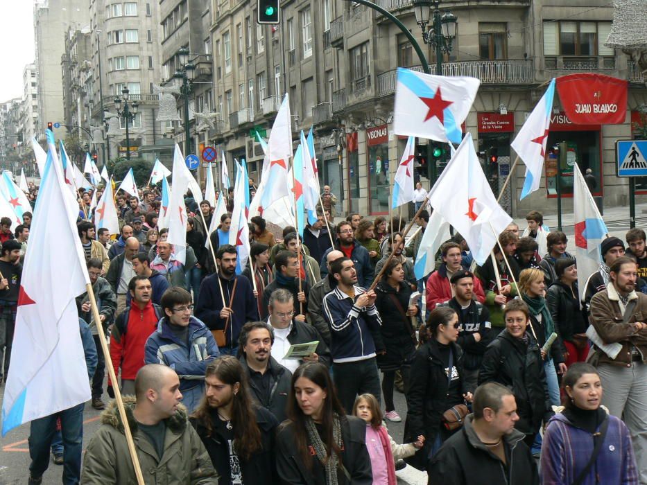 La efigie del Rey ardió tras una marcha independentista // R. Grobas