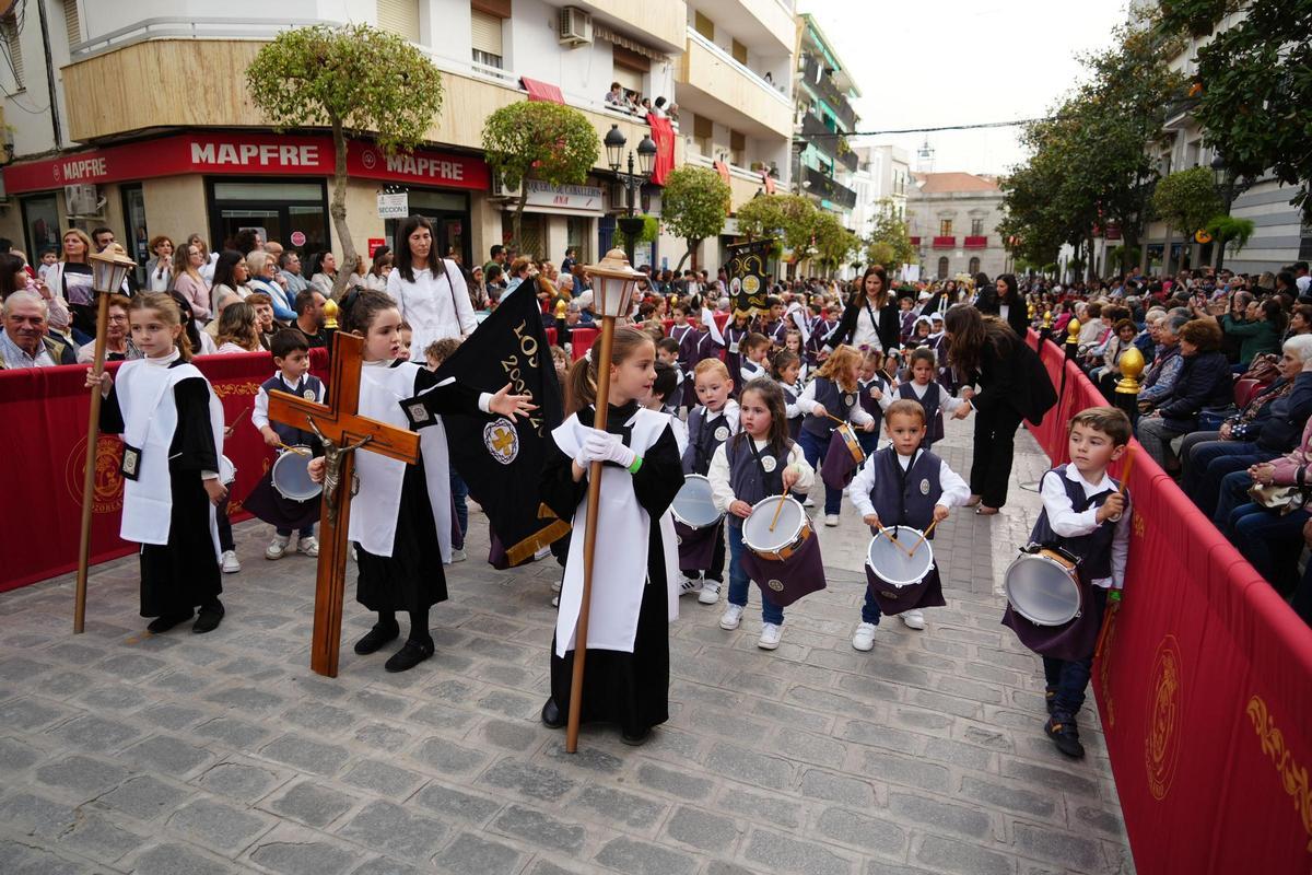 Niños participan en la procesión infantil celebrada en Pozoblanco.