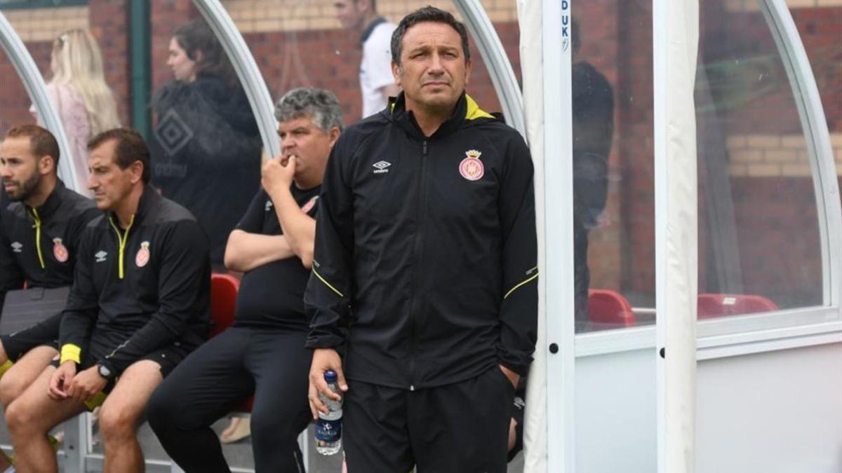 Eusebio durante su primer partido como entrenador del Girona