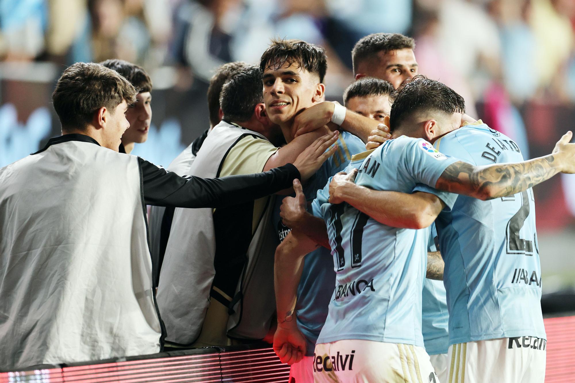 Lágrimas de felicidad en Balaídos: otro final de temporada agónico del Celta