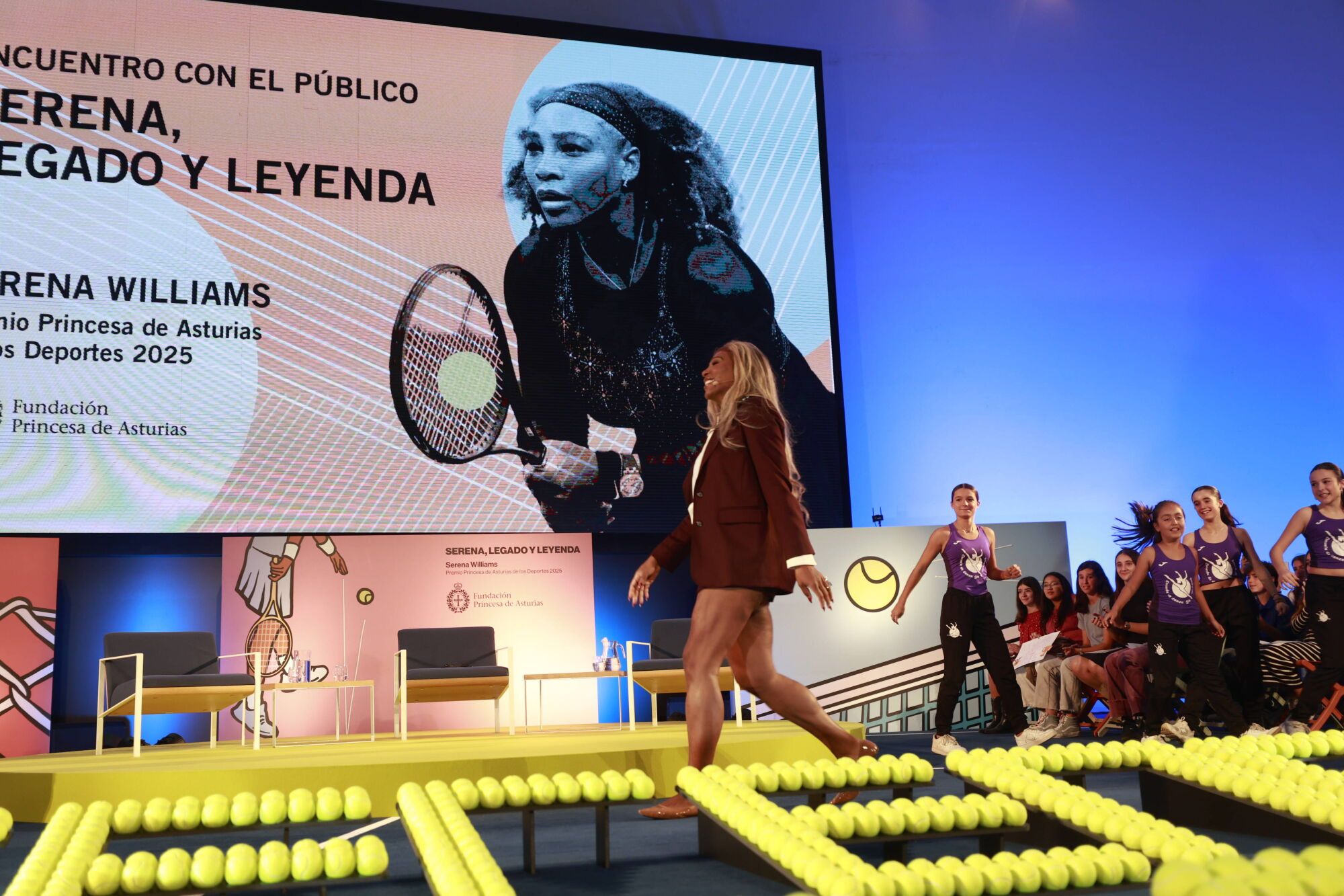 EN IMÁGENES: Encuentro de niños con Serena Williams en el Calatrava de Oviedo