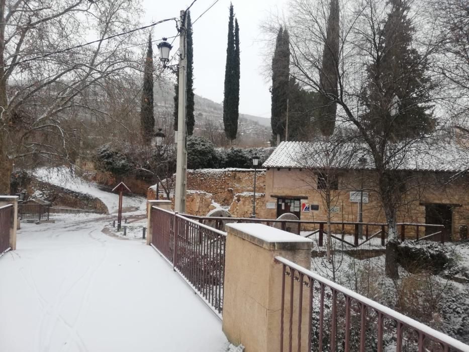 La nieve cubre Los Serranos y el Rincón de Ademuz