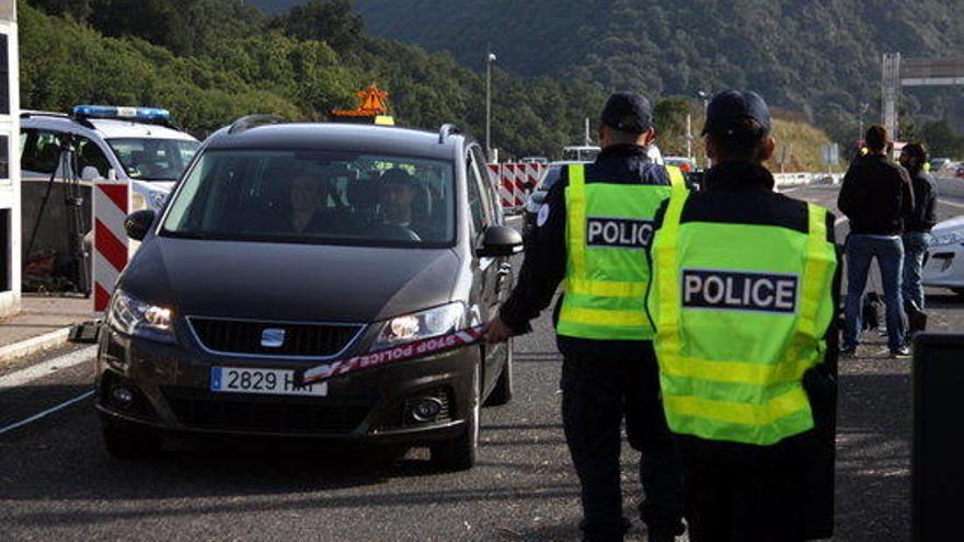 Agents de la policia de fronteres francesa