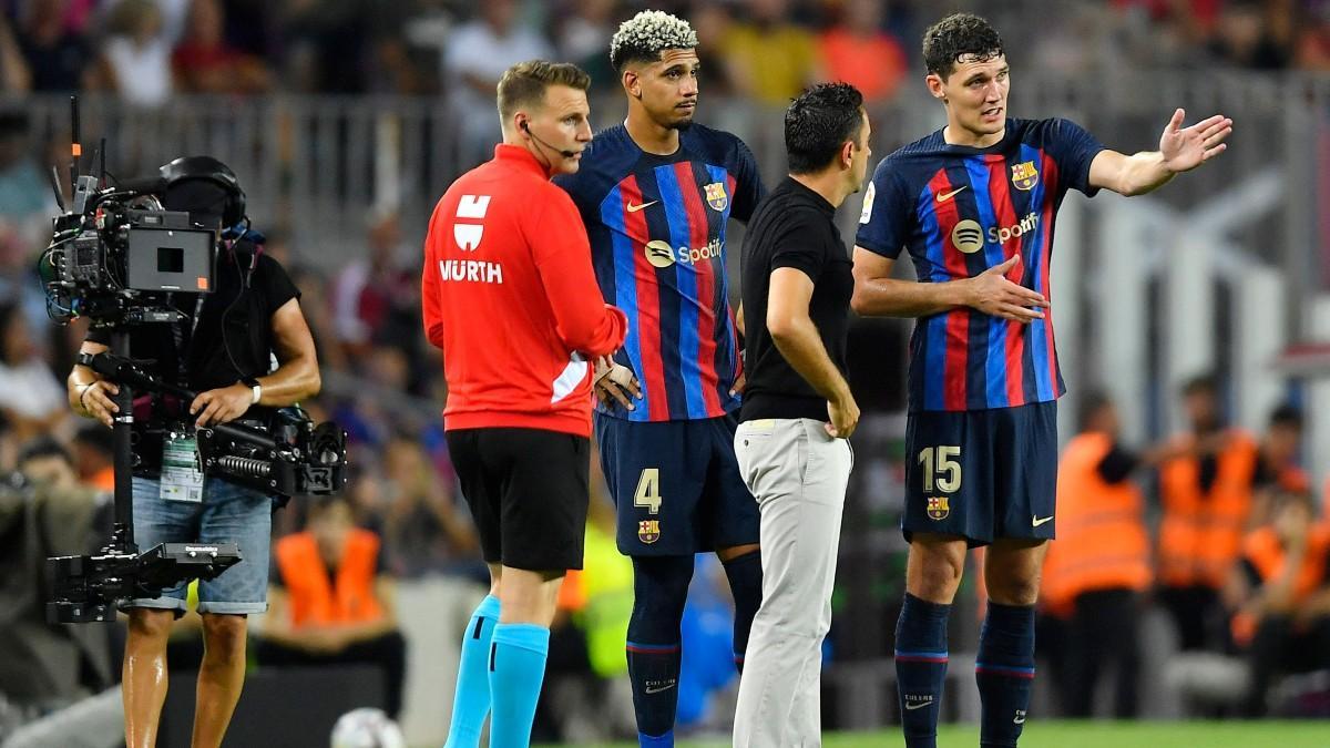 Ronald Araujo, Xavi Hernández y Andreas Christensen