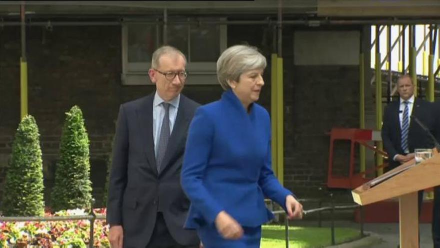 Elecciones en el Reino Unido: Theresa May confirma que formará Gobierno con el apoyo de los unionistas del Ulster