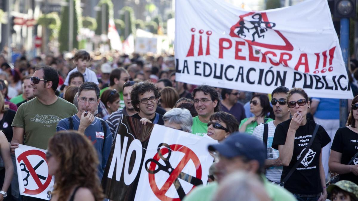 Una manifestación en Alicante contra los recortes en Educación, en imagen de archivo
