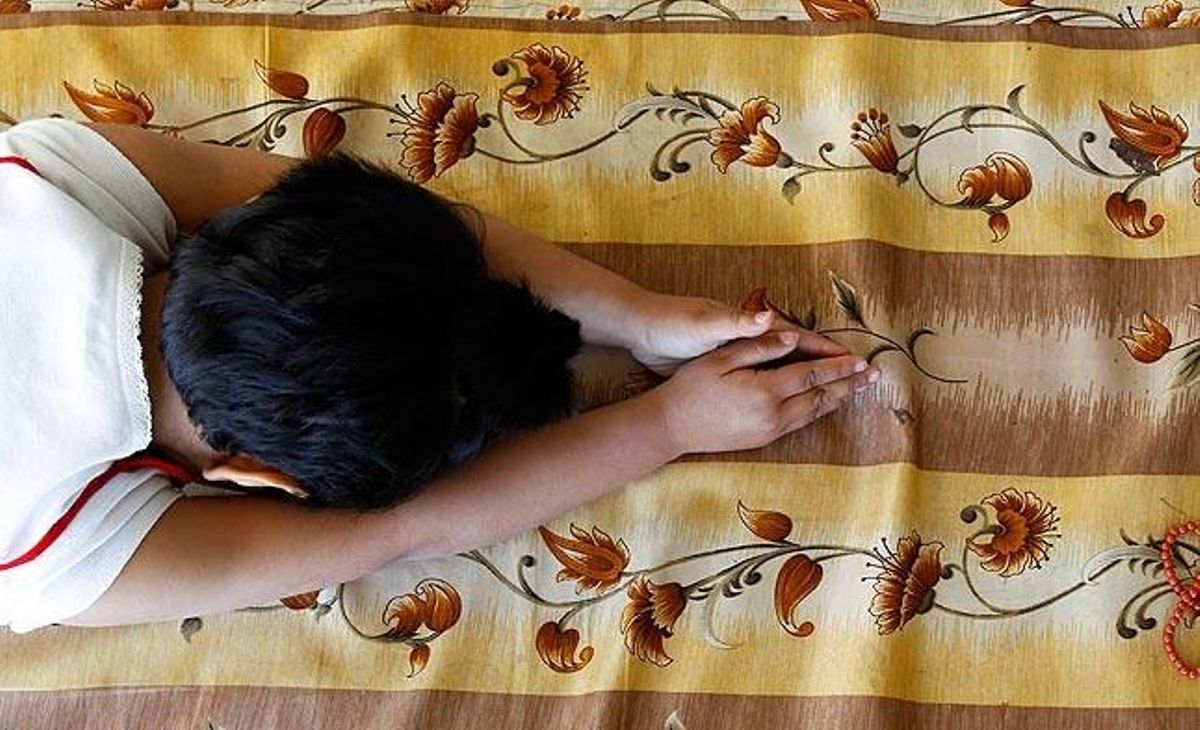 Una nena tibetana a l’exili resa al monestir budista de McLeodganj, al nord de l’Índia.