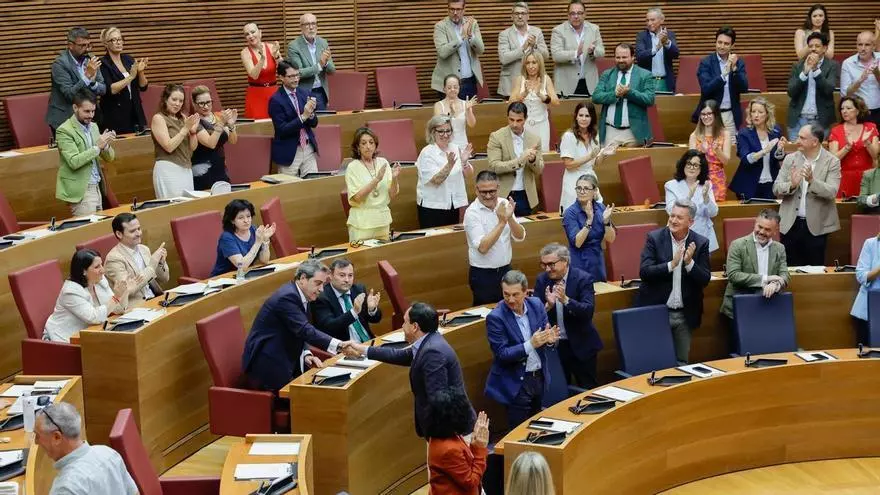 Llorca aprueba su primer presupuesto tras contentar a Vox y blinda el final de legislatura