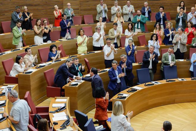 Llorca aprueba sus primeros presupuestos convirtiendo en ley la 'prioridad nacional' de Vox