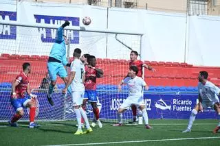 La Peña Deportiva muere en la orilla en Murcia