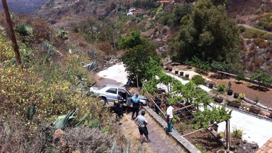 Herido al caer con el coche desde 10 metros en La Milagrosa