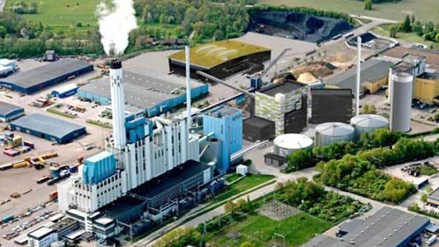La central térmica de Vasteras, en Suecia, especializada en la quema de residuos y que también usa ropa defectuosa para generar energía.